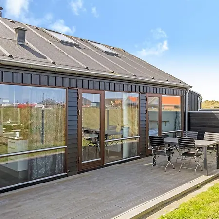 Elinora - 100m From The Sea By Interhome Lakolk