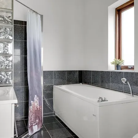 Elinora - 100m From The Sea By Interhome *