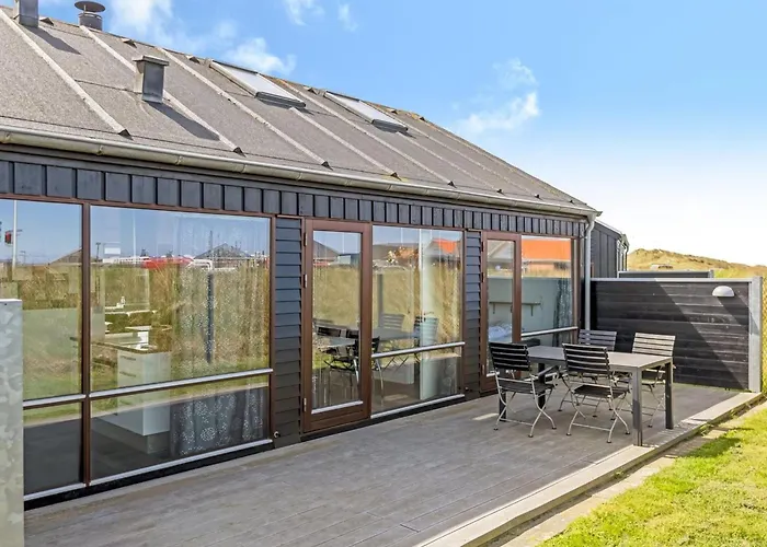 Elinora - 100m From The Sea By Interhome Lakolk