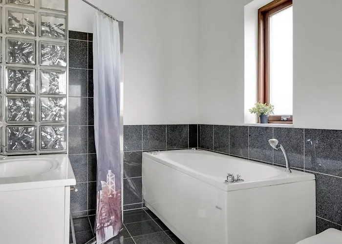 Elinora - 100m From The Sea By Interhome *