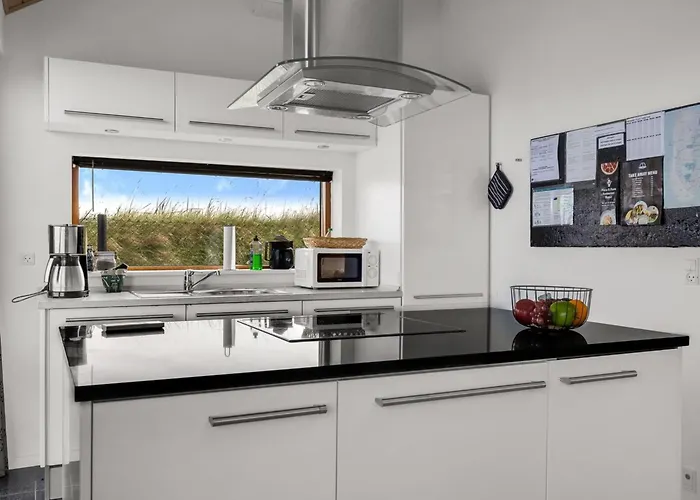 Elinora - 100m From The Sea By Interhome *