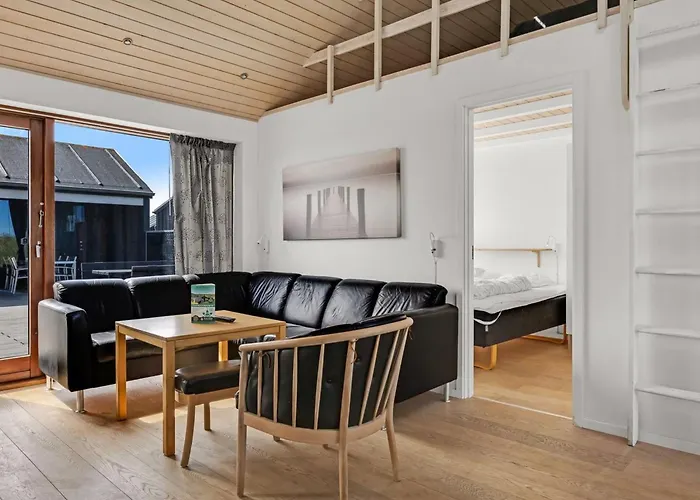 Elinora - 100m From The Sea By Interhome Lakolk